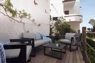 Image de Belle et moderne maison à 500 mètres de la plage et avec vue sur la mer
