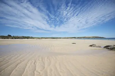 Image de Harlyn Bay, Padstow Yards, de la famille aux chiens acceptant la plage WiFi magnifique emplacement