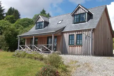 Image de Propriété de charme donnant sur la plage de Knock Bay et au-delà à Knoydart