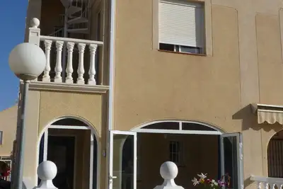 Image de Maison de vacances rénovée sur la Costa Blanca près de la plage (300m), wifi, airco, 3 terrasse