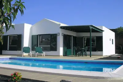 Image de Superb luxury 2 bedroom detached villa in private walled gardens