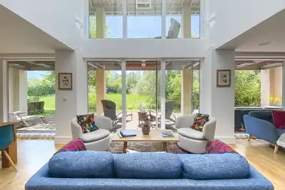 Image de Lower Mill maison de vacances hébergement avec accès internet et balcon / terrasse