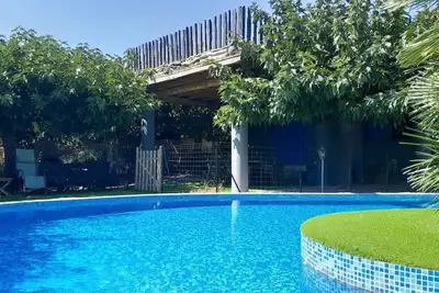 Image de Villa indépendante climatisée avec piscine privée à 80 m à pieds de la plage!