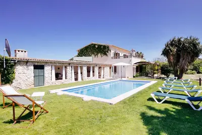 Image de Villa avec piscine privée et vue sur les montagnes de Tramuntana