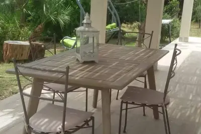 Image de Villa indépendante avec jardin magnifique, idéal pour ceux qui aiment se détendre