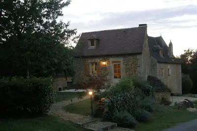 Image de Jardiniers Cottage situé dans un endroit calme juste en dehors du village