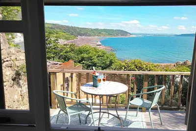 Image de The Crow's Nest - Un chalet de village confortable avec une vue imprenable sur la mer