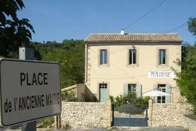 Image de Vieux Mairie (mairie) dans un petit hameau dans le Gard