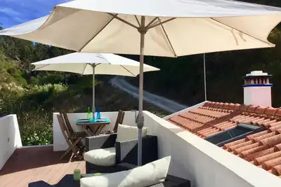 Image de Odeceixe Valley House À minutes de la plage. 2 chambre et une Terrace Lounge