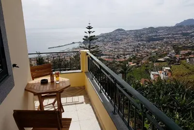 Image de Vue panoramique sur la ville et la mer