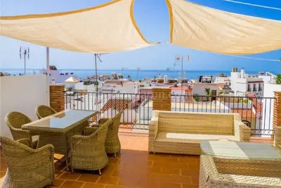 Image de Appartement moderne avec terrasse privée sur le toit