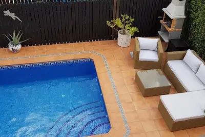 Superbe villa individuelle joliment meublée avec piscine privée d'eau salée