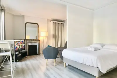 Image de Appartement très calme sur jardin - Coeur Paris Historique Le Marais / 2bd