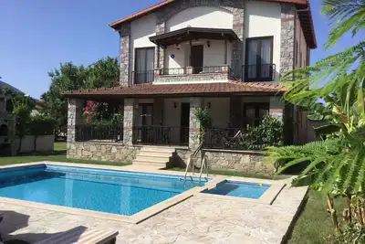 Image de Une belle villa moderne située dans 1000 mètres carrés avec piscines privées, wi fi, air conditionné