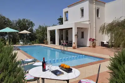 Image de Villa de luxe avec grande piscine privée, vue mer et montagne à Vamos, Crète