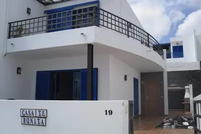 Image de 2 bed 3 bath villa Sleeps 6 with private pool. Close to Sea/Bars & Restaurants