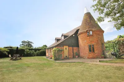 Image de Checker Tree Oast - Superbe Oast House converti entre Ashford et Tenterden