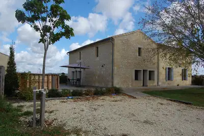Image de Gîte avec piscine Saint Emilion