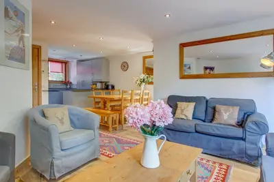 Image de Emplacement incroyable. Près des deux ascenseurs et du centre du village