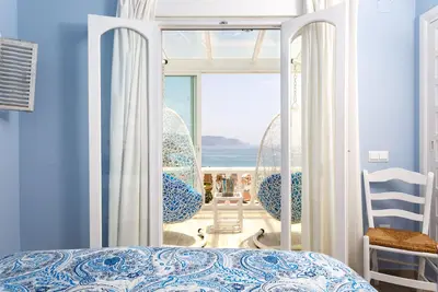 Image de Belle Maison idéalement niché entre le Centre et Burriana plage Piscine