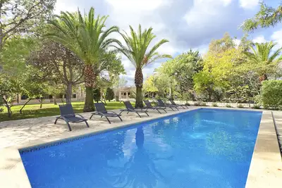 Image de Superbe propriété avec maison d'hôtes, grande piscine, beau terrain, Wifi