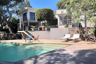 Image de Villa O2 et baraquette, villa d'architecte avec piscine à Sète-mont Saint Clair