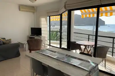 Image de Sea Breeze Appartement en bord de mer avec des vues spectaculaires