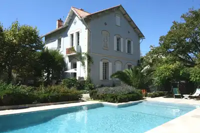 Image de Demeure De Charme \"Manoir Des Calanques\" la mer à pied- Luxe- Rare à Marseille.