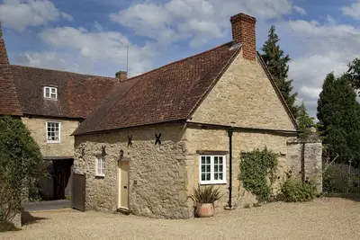 Image de Oxford. C16th Cottage In Courtyard Setting. Jardin. Parking. Wifi gratuit.