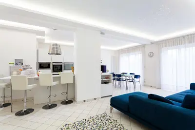 Image de Central Sorrento 3br 3bt récemment rénové appartement moderne entièrement accessoirisé