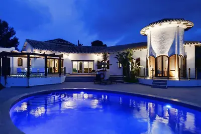 Image de Grand privée 4 Chambre End- Of- Fairway Villa Avec Piscine