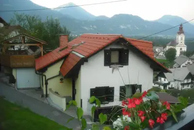 Image de Chalet alpin indépendant avec vue sur les montagnes et le château de Bled