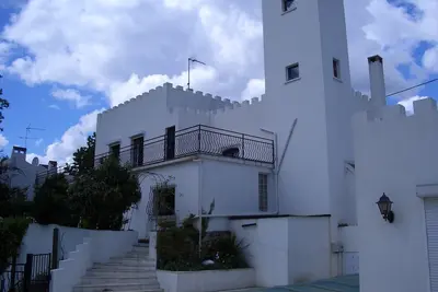 Image de La Tour Prends Garde: Grande propriété de caractère avec piscine chauffée