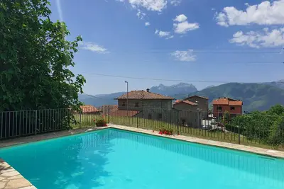Image de Villa toscane du XVIe siècle avec piscine, vues fabuleuses, restaurant à pied