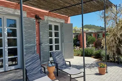Image de Villa dans Ă la campagne parmi les oliveraies