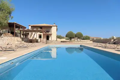 Image de Villa Ioanna, totalement privée! Jardin immense et piscine de 40 m2! Près de la plage!