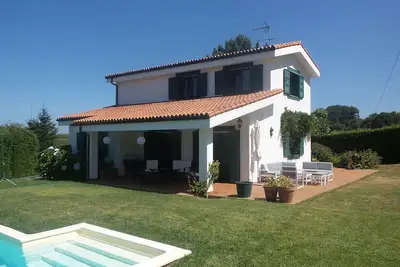 Image de Chalet rural avec piscine près des plages