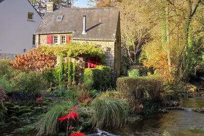 Image de Moulin à eau 17c converti offrant paix et tranquillité au coeur de la Bretagne