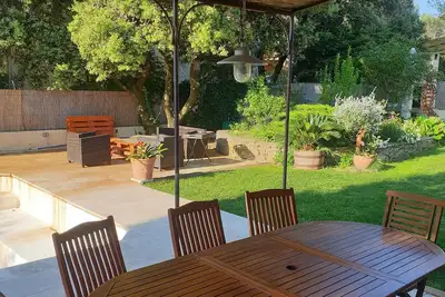 Image de Entre Nimes et Uzes, agréable villa avec piscine dans cadre très calme