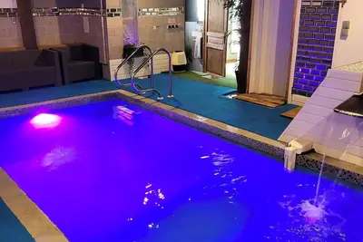 Image de Grande conversion de grange, parfaite pour une escapade entre amis et en famille