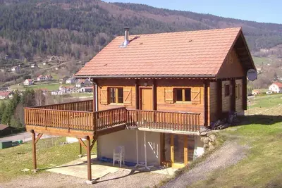 Image de **  Chalet Sorbier Le Ménil 10-15 personnes Salle De Jeux Babyfoot Flechettes **