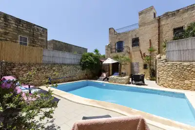 Image de Ta 'Peppa - 6/8 personnes (3 chambres)