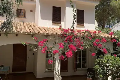 Charmante villa avec piscine - 500 mètres de la plage avec air conditionné