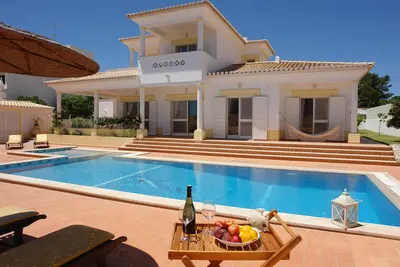 Image de Villa de luxe, piscine privée à seulement 300 mètres du centre-ville