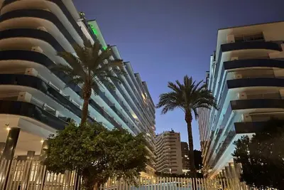 Image de Moderne 2 chambres, 2 salles de bains, Tv anglaise, wifi gratuit, près de la plage