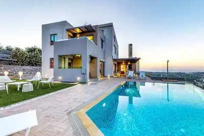 Breathtaking Seaview Villa With Heated Pool, Chania Crete