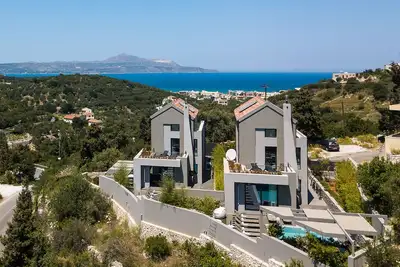 Image de Deux villas de luxe louées comme une seule, idéale pour les grands groupes - près de la plage! !