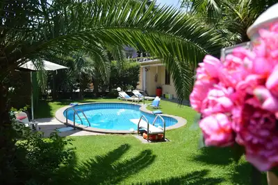 Accueillant, en été, vous pouvez aproffittare sa piscine privée