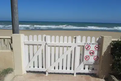 Image de Appartement rez de chaussée en première ligne de plage