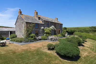 Image de Luxe 5 étoiles ferme près de padstow, wifi, pêche, cache-oiseau, une vue imprenable